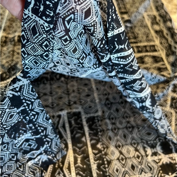 XL Eden & Olivia Patterned Button Down Top Black White Long Sleeve Shirt Women’s - Picture 7 of 9